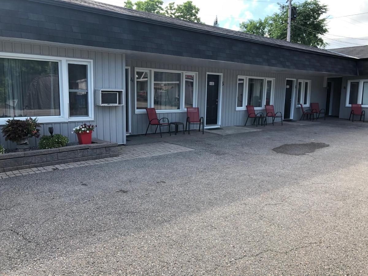 New Rockland Motel Bobcaygeon Exterior photo